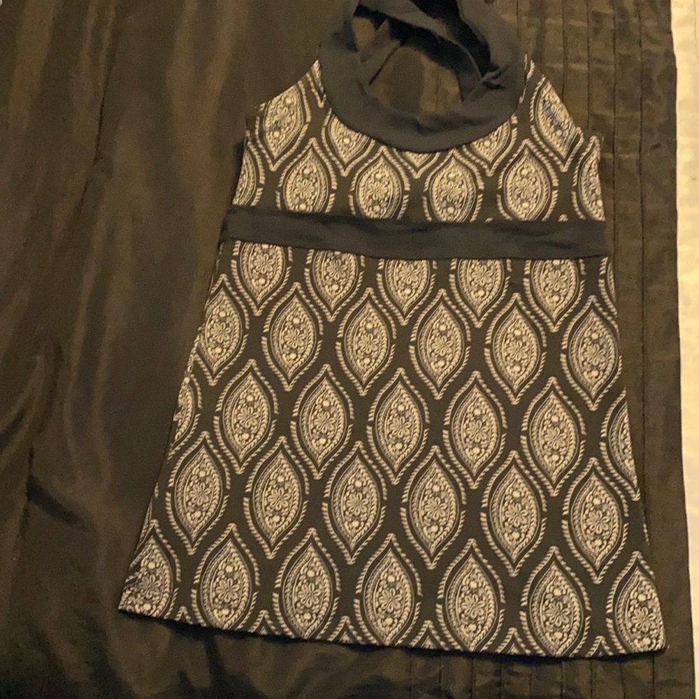 Women’s athletic tank carve designs